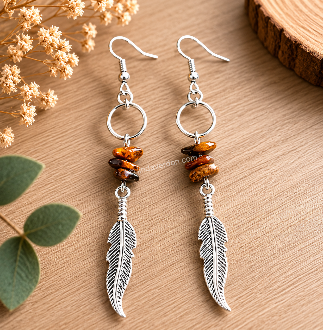 Boucles d’Oreilles Œil du Tigre & Plume Argentée ✨