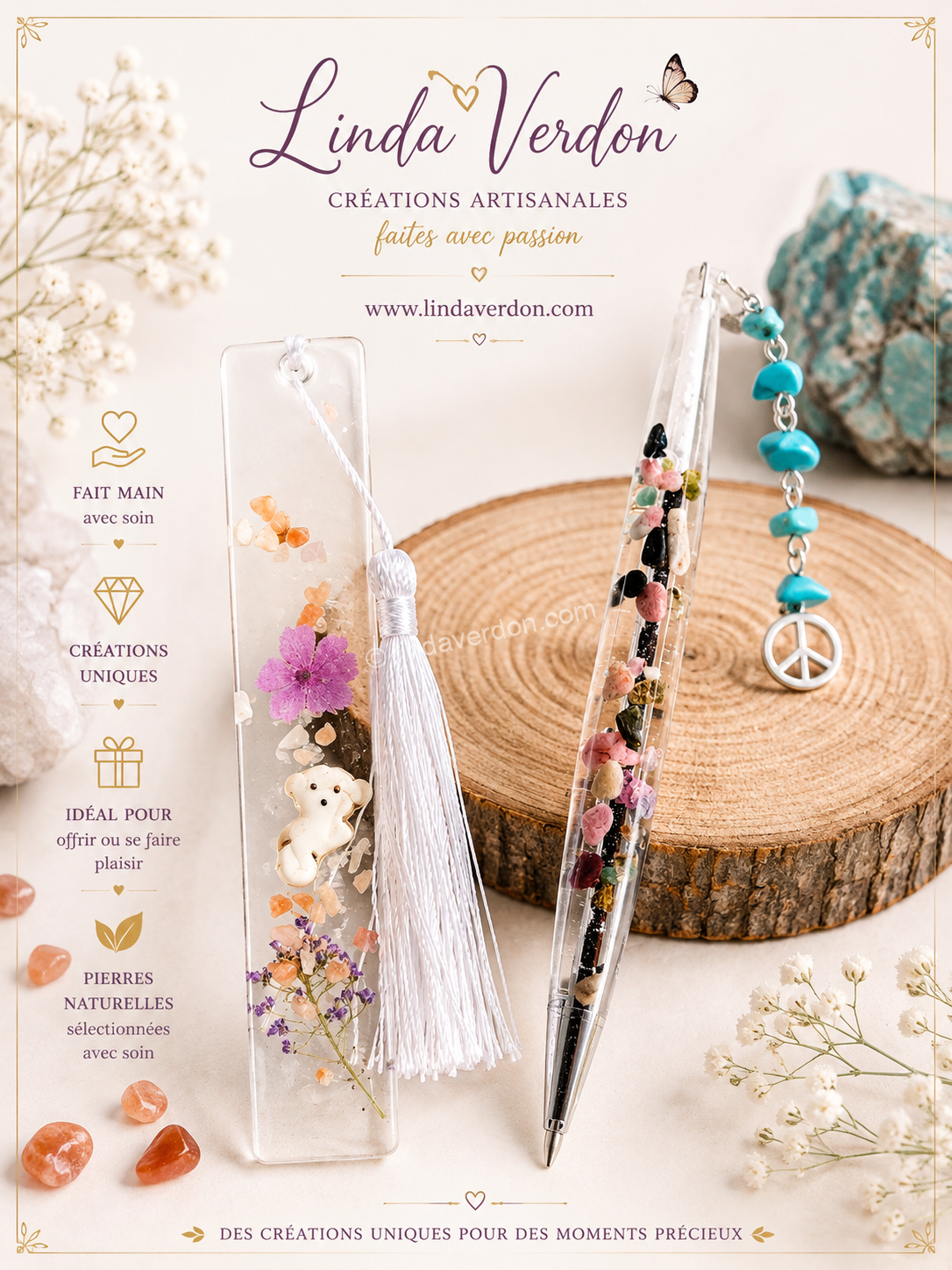 Coffret artisanal avec marque-page en cornaline, fleurs naturelles et nounours, accompagné d'un stylo en rhodonite avec breloque Peace & Love.
