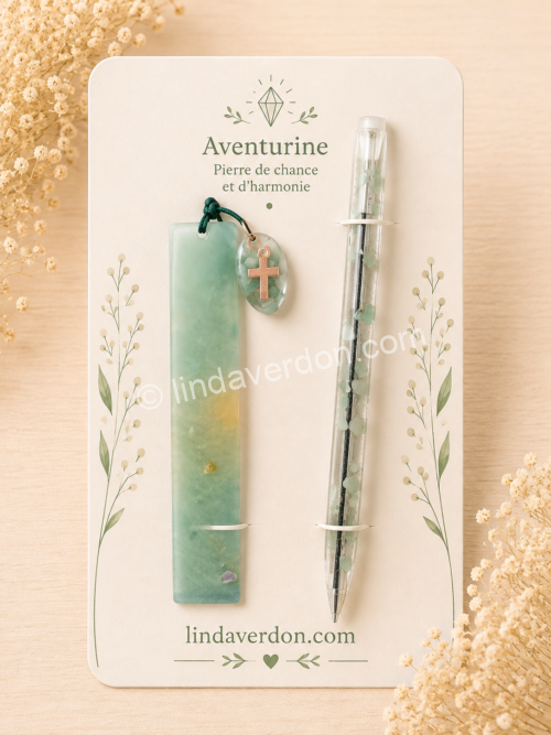 Coffret artisanal composé d'un marque-page en résine et d'un stylo transparent en aventurine. Une création unique réalisée à la main par Linda Verdon.