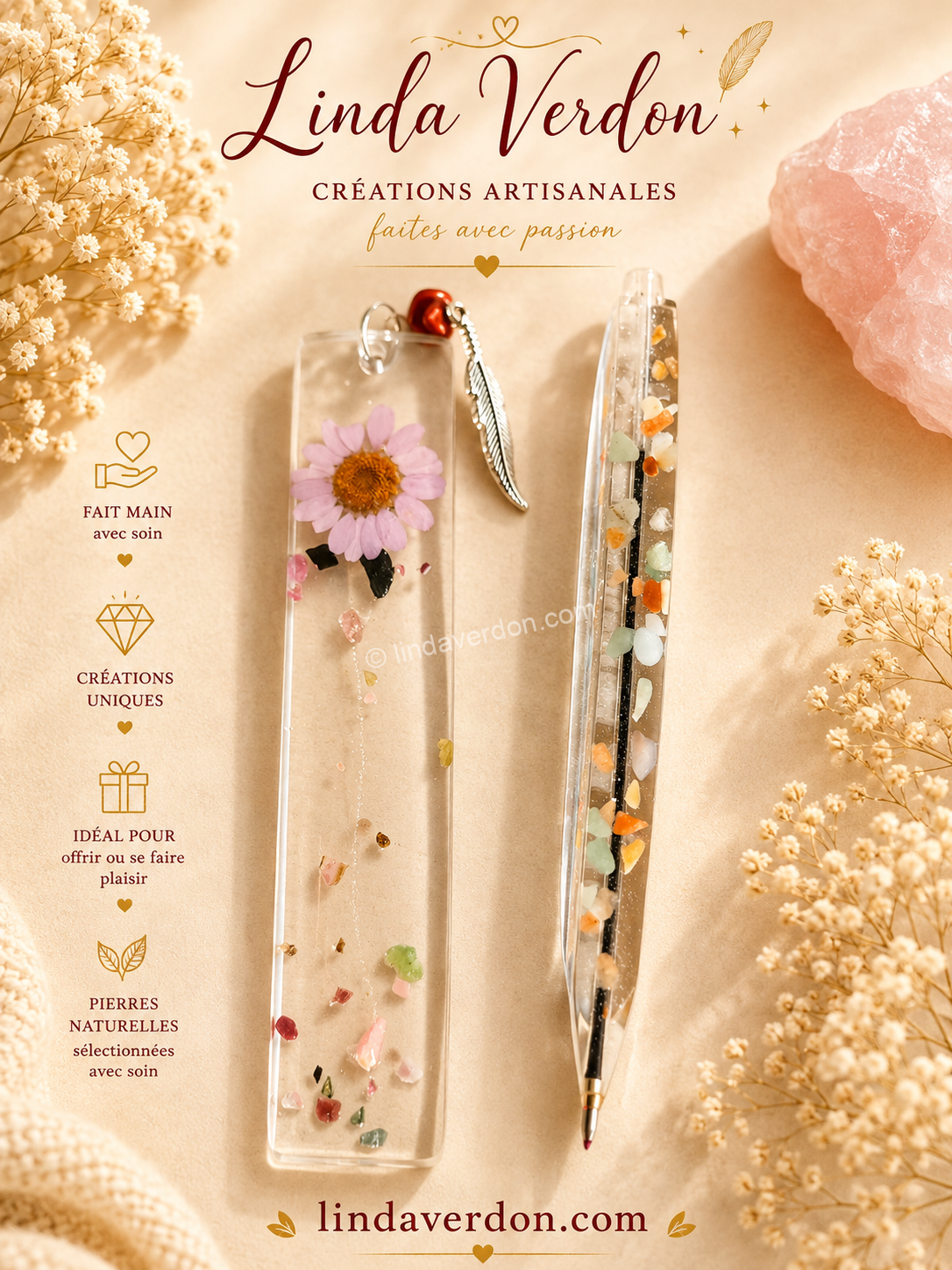 Coffret artisanal avec marque-page en rhodonite et fleur naturelle, accompagné d'un stylo en rhodonite et cornaline. Création unique réalisée à la main.